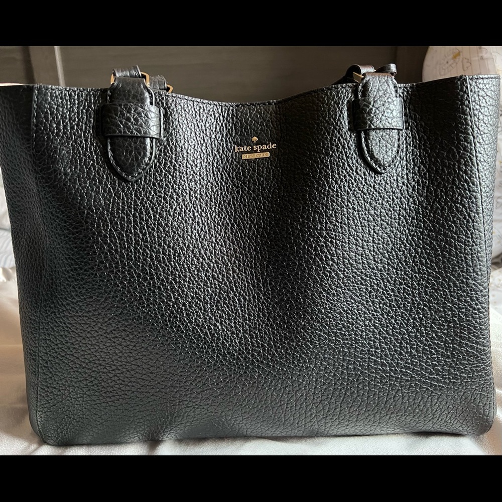 Kate spade gently used shoulder bag.